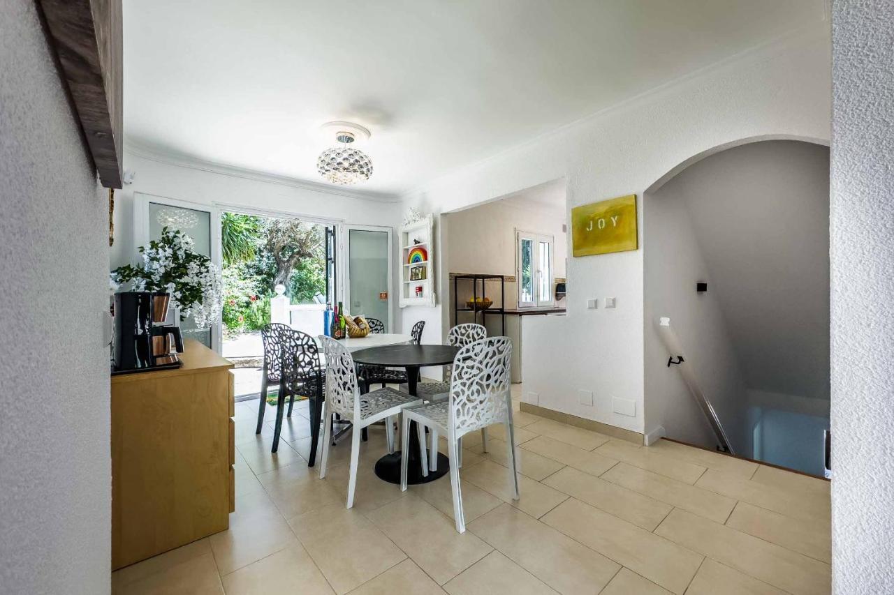 6 Views: Panoramic Paradise With Private Pool And Bbq *